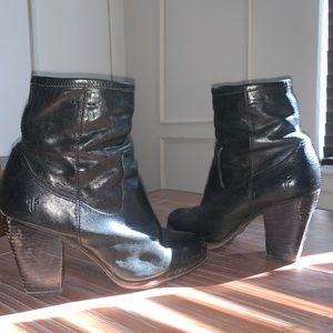 Worn Black Frye Patty Artisan Zip